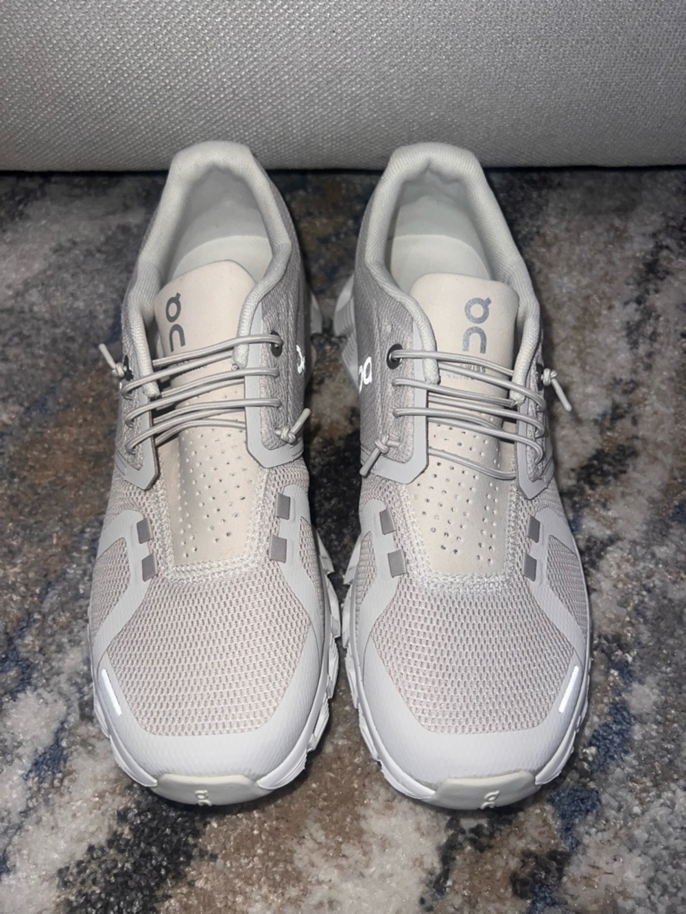 On Women's Cloudswift Sneakers - Light Beige/Gray